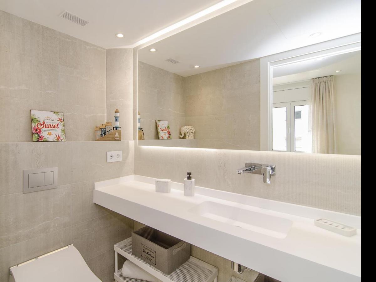Sitges Spaces Oasis Suites- 4 Bedroom, 4 Ensuite Bathrooms, Terrace, Pool, Sitges Centre Екстер'єр фото