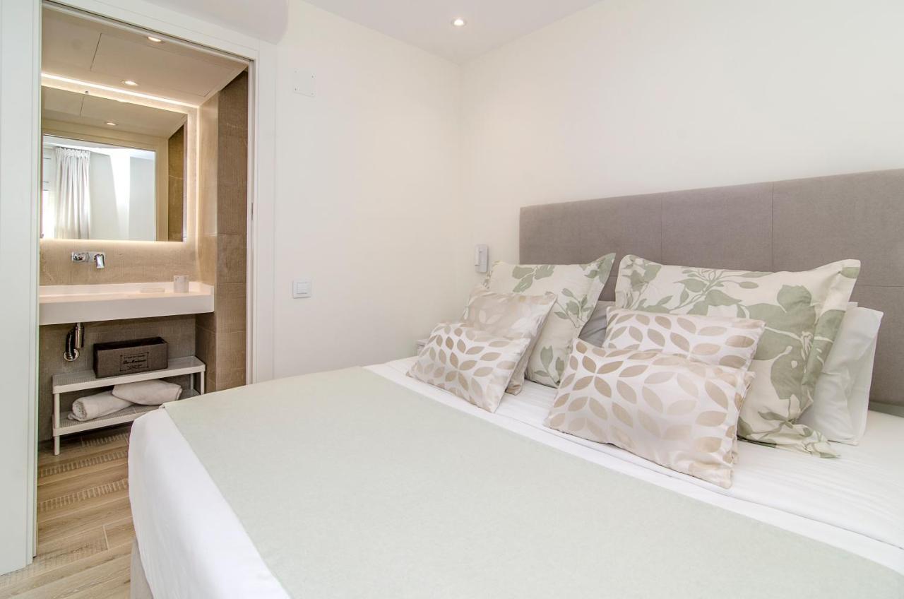 Sitges Spaces Oasis Suites- 4 Bedroom, 4 Ensuite Bathrooms, Terrace, Pool, Sitges Centre Екстер'єр фото