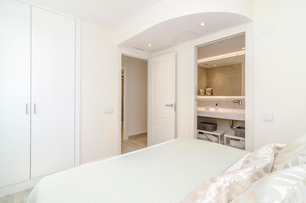 Sitges Spaces Oasis Suites- 4 Bedroom, 4 Ensuite Bathrooms, Terrace, Pool, Sitges Centre Екстер'єр фото