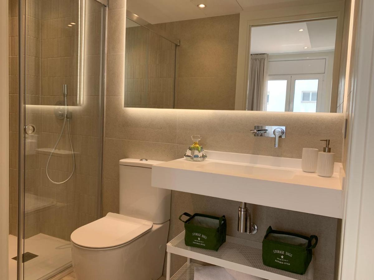 Sitges Spaces Oasis Suites- 4 Bedroom, 4 Ensuite Bathrooms, Terrace, Pool, Sitges Centre Екстер'єр фото