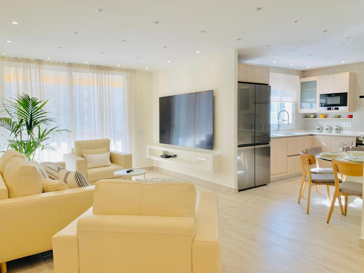 Sitges Spaces Oasis Suites- 4 Bedroom, 4 Ensuite Bathrooms, Terrace, Pool, Sitges Centre Екстер'єр фото